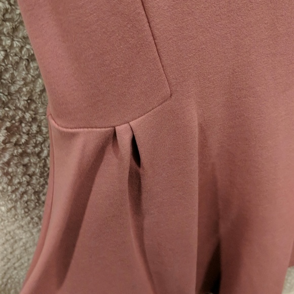 Pink flare dress - Picture 2 of 3